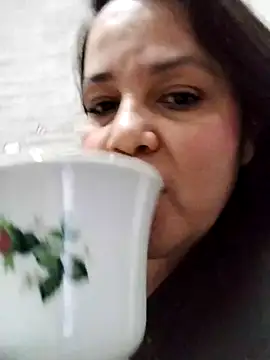 lunanataly online show from March 2, 2025, 9:54 pm