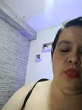 lunanataly online show from March 17, 2025, 8:19 pm