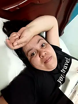 lunanataly online show from November 12, 2025, 2:06 pm