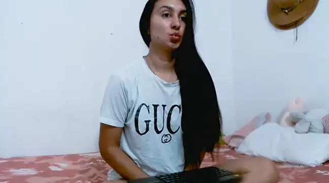 Alyson0001 online show from March 18, 2025, 1:32 am