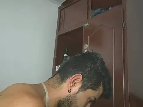 hideonbush051 online show from March 6, 2026, 12:45 pm