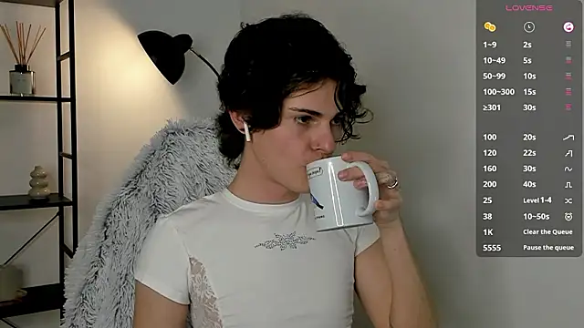 Snapshot of little_femb0y chatting on February 25, 2026, 5:22 pm little femb0y online show from February 25, 2026, 5:22 pm