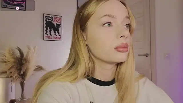  MayShy  online show from March 20, 2025, 5:58 pm