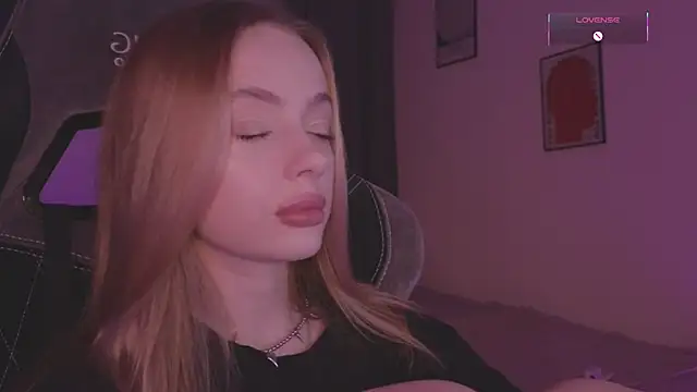  MayShy  online show from September 8, 2025, 7:46 pm