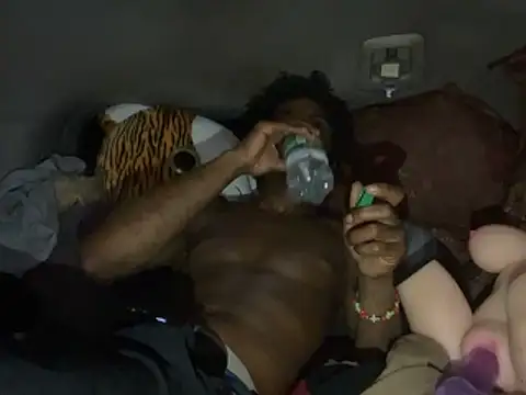 SlimeCrownzOut5 online show from November 14, 2025, 5:39 am