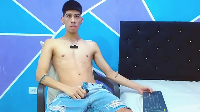 jhony-sex online show from January 7, 2025, 4:08 am