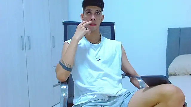 jhony-sex online show from October 16, 2025, 4:57 am