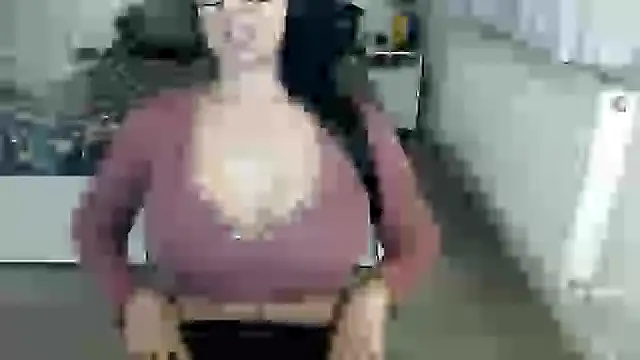 KimBeee online show from January 30, 2025, 12:37 pm