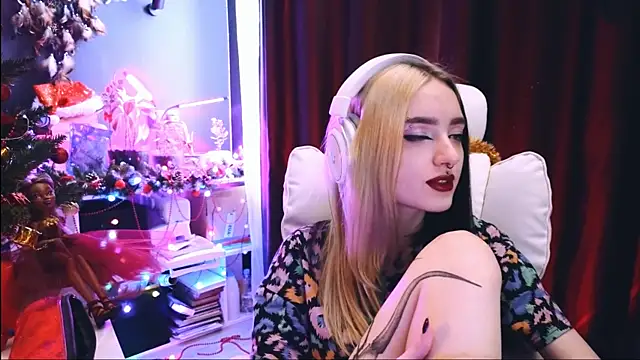 Snapshot of Avi_Nile chatting on January 9, 2025, 4:52 am Avi Nile online show from January 9, 2025, 4:52 am