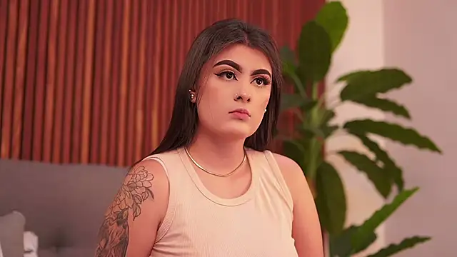 IrisBaker online show from February 6, 2025, 10:21 pm