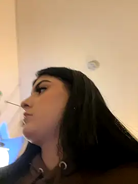 IrisBaker online show from October 23, 2025, 9:02 pm