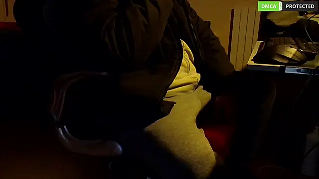 Snapshot of MultiOrgasmicLover chatting on March 21, 2025, 5:34 pm MultiOrgasmicLover online show from March 21, 2025, 5:34 pm