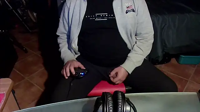 Snapshot of MultiOrgasmicLover chatting on December 1, 2025, 11:43 pm MultiOrgasmicLover online show from December 1, 2025, 11:43 pm