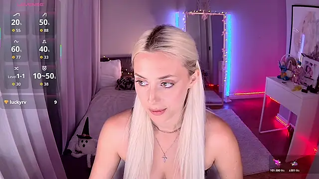 LoryWood online show from November 22, 2025, 3:22 pm