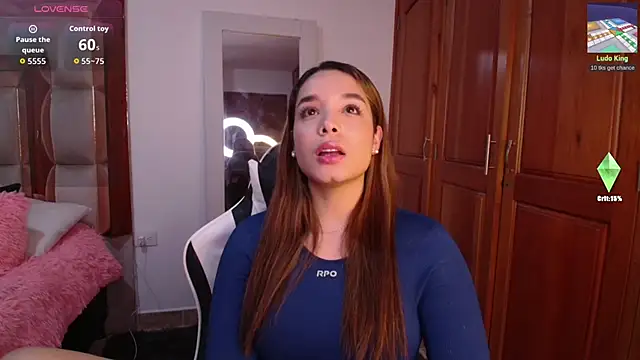 emilyaboott online show from April 12, 2026, 9:42 pm