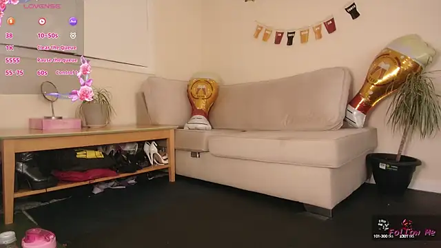 Milky flexy cat online show from September 29, 2025, 3:28 pm