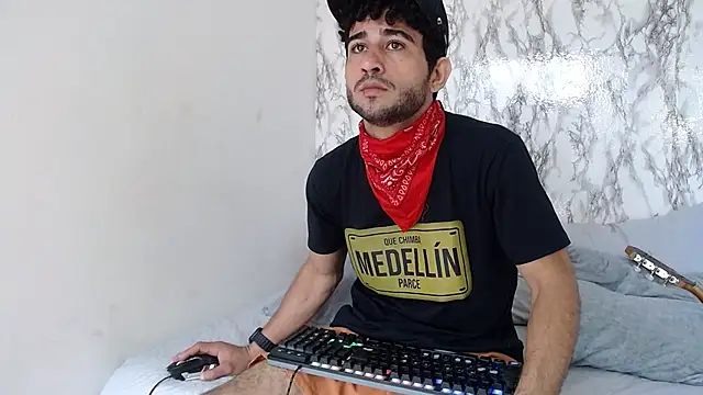 Moon and aaron online show from February 16, 2026, 5:09 pm