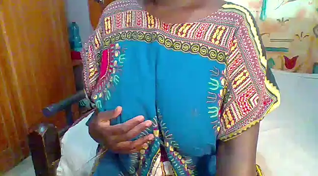 Snapshot of pretty_almah chatting on December 4, 2024, 2:48 pm pretty almah online show from December 4, 2024, 2:48 pm