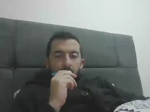 laynufff online show from December 4, 2025, 6:27 pm