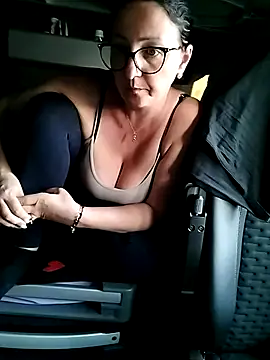 cuplubijoanna online show from March 22, 2026, 5:05 pm