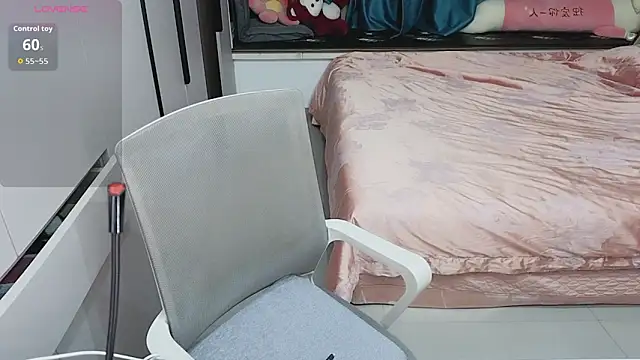 palzkybi123 online show from November 11, 2025, 2:28 pm