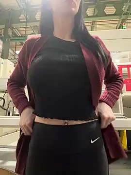 hrnxyygirl online show from December 17, 2024, 2:55 pm