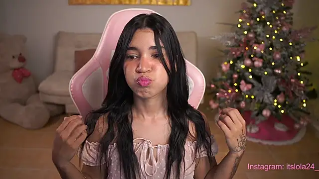 Snapshot of its_lola24 chatting on December 17, 2024, 11:16 pm its lola24 online show from December 17, 2024, 11:16 pm