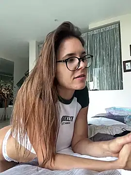 JuicyFruits93 online show from March 2, 2025, 7:21 am