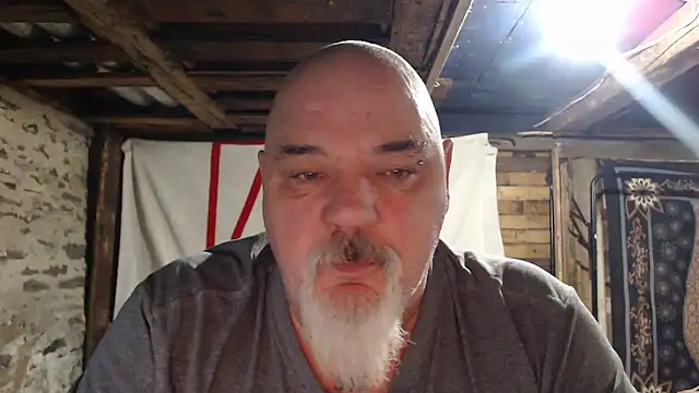 Newfiesausage1972 online show from January 17, 2026, 9:58 am