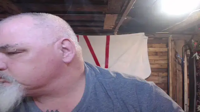 Newfiesausage1972 online show from January 31, 2026, 8:51 pm