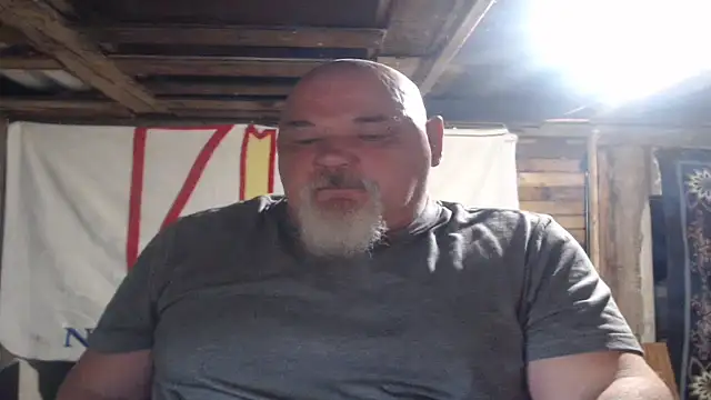 Newfiesausage1972 online show from April 18, 2026, 9:57 am