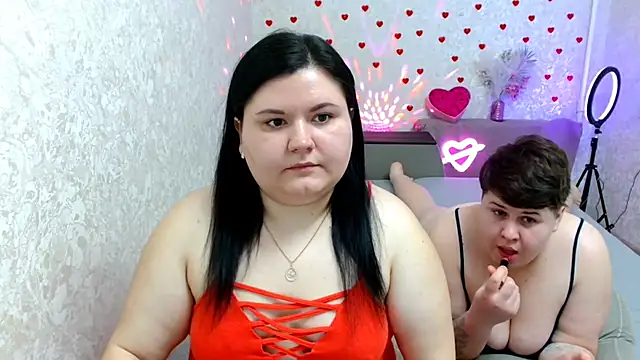 BeckyAndHellen online show from February 18, 2025, 11:00 am