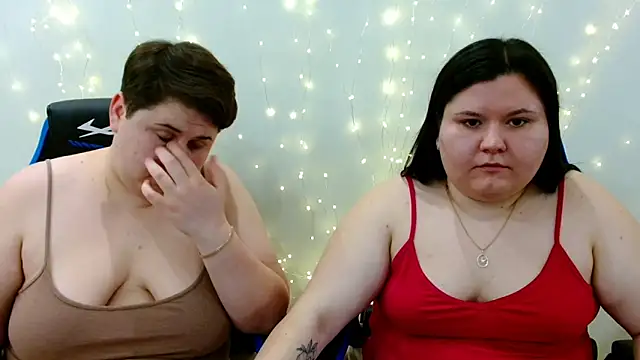 BeckyAndHellen online show from December 14, 2025, 2:22 pm