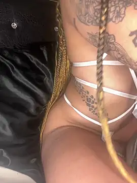 Snapshot of Shuggabutt chatting on January 4, 2025, 1:21 pm Shuggabutt online show from January 4, 2025, 1:21 pm