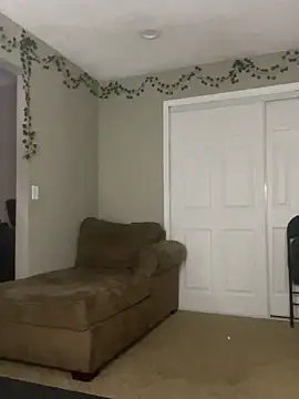 Snapshot of Shuggabutt chatting on January 5, 2025, 11:37 am Shuggabutt online show from January 5, 2025, 11:37 am