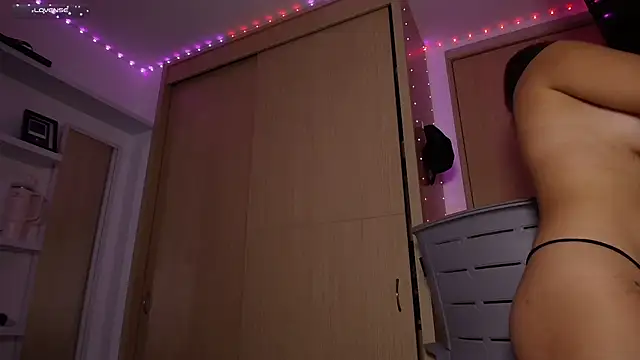 Snapshot of tinysofia_ chatting on January 23, 2025, 11:15 pm tinysofia  online show from January 23, 2025, 11:15 pm