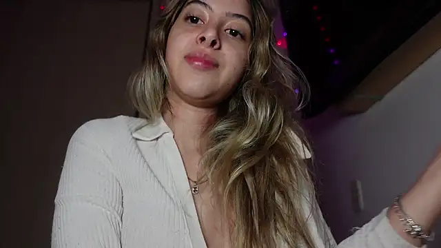 Snapshot of tinysofia_ chatting on September 18, 2025, 11:51 pm tinysofia  online show from September 18, 2025, 11:51 pm