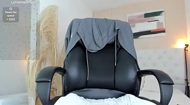 LOISE-XX online show from January 4, 2025, 6:52 am