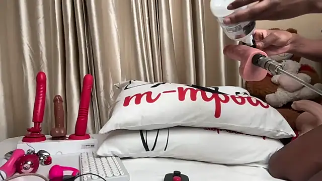 SexyAudreyFuck online show from December 16, 2025, 12:26 am