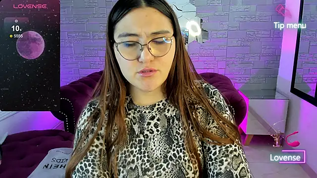 conniejames m online show from November 30, 2025, 12:42 pm