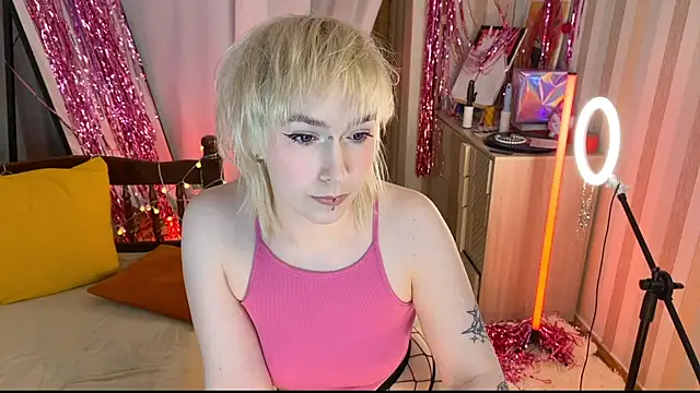 EmmyAmbros online show from February 7, 2026, 9:07 pm