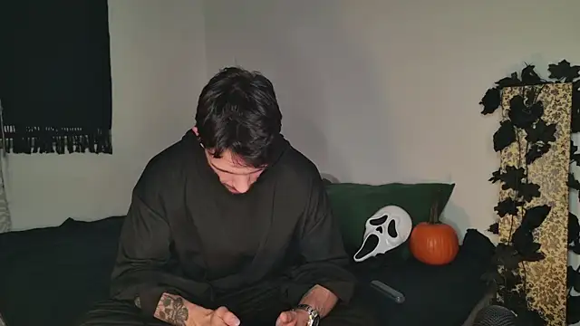 JackDesFeux online show from October 28, 2025, 5:44 am