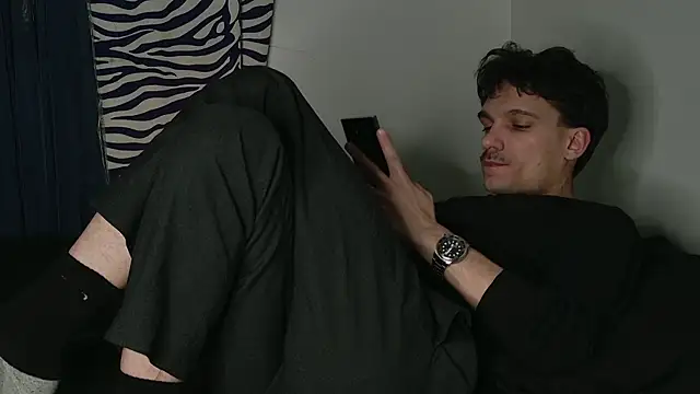Snapshot of JackDesFeux chatting on April 21, 2026, 2:37 am JackDesFeux online show from April 21, 2026, 2:37 am