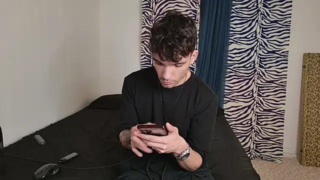 Snapshot of JackDesFeux chatting on May 14, 2026, 4:41 am JackDesFeux online show from May 14, 2026, 4:41 am