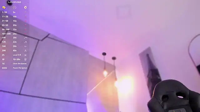 danii hill  online show from February 8, 2025, 8:09 am