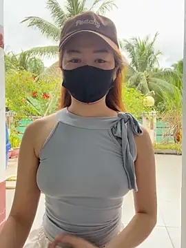 BabyThree  online show from September 27, 2025, 9:25 am