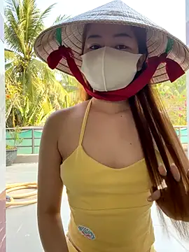 BabyThree  online show from December 19, 2025, 7:59 am