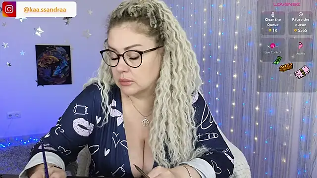 Snapshot of misskaassandraa chatting on December 22, 2024, 12:49 pm misskaassandraa online show from December 22, 2024, 12:49 pm