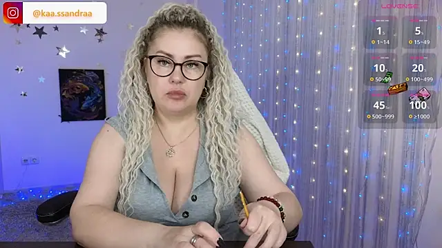 Snapshot of misskaassandraa chatting on December 24, 2024, 7:55 pm misskaassandraa online show from December 24, 2024, 7:55 pm