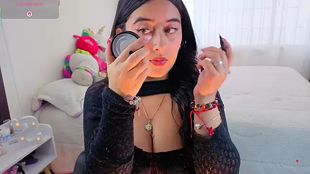 serenna se online show from December 15, 2025, 7:40 pm